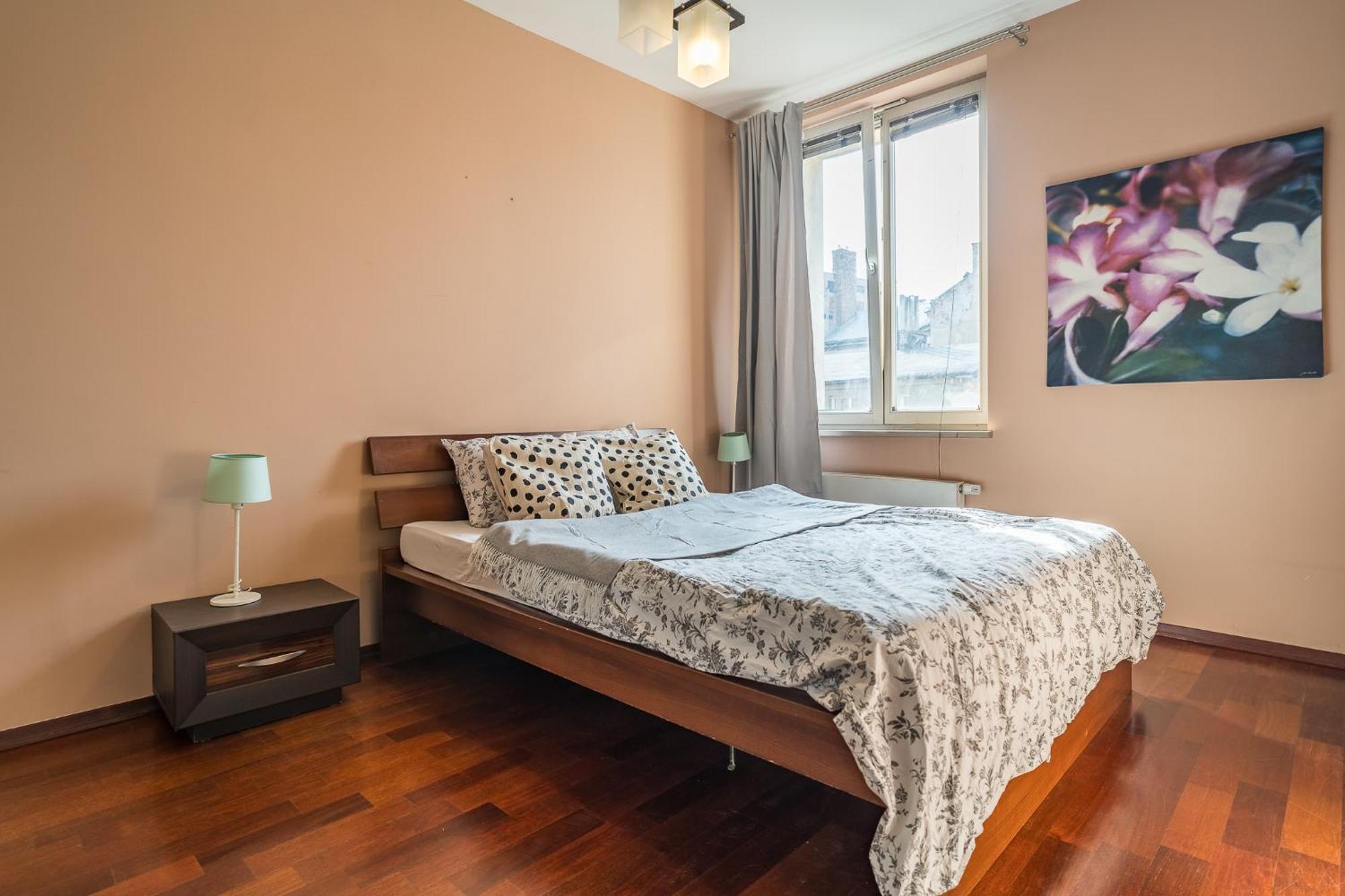 Golden Horizon Apartment *